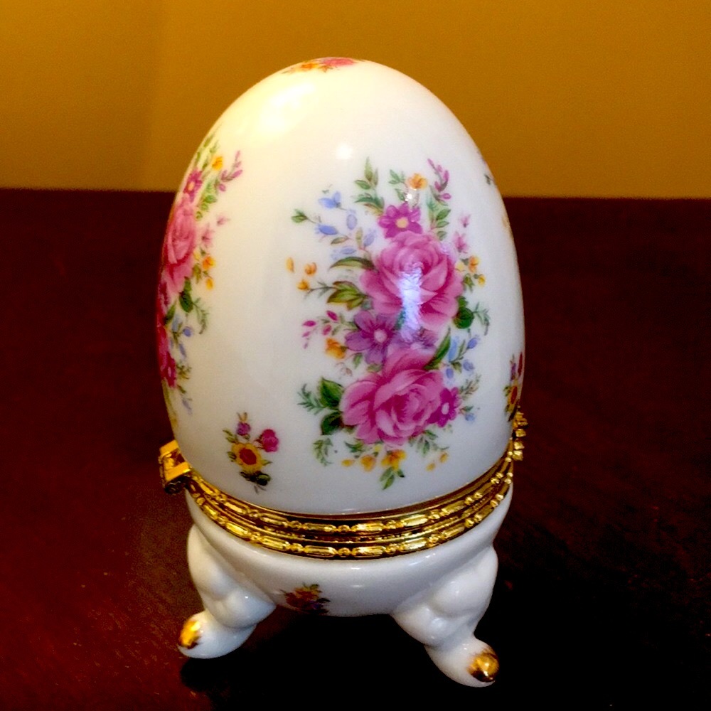 Vintage Formalities by Baum Bros, Egg Trinket Box